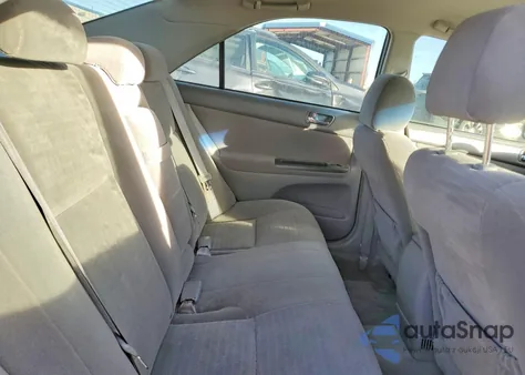 2005 Toyota Camry Le z USA, uszkodzony, nr VIN 4T1BE32K85U575663